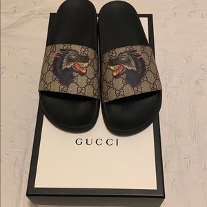 Gucci Slides. Size: 9 (Gucci Size)